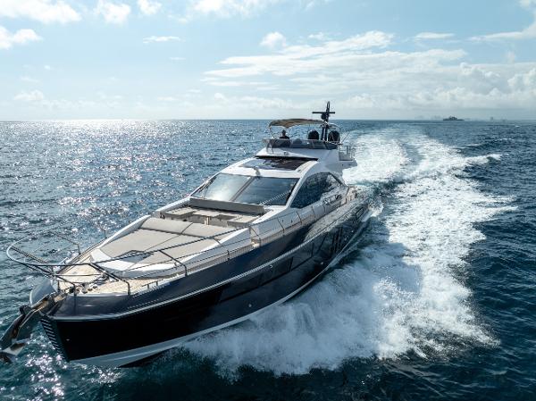 Azimut S7 Luxury 2019 Azimut S7 yacht cruising on open sea under clear skies.