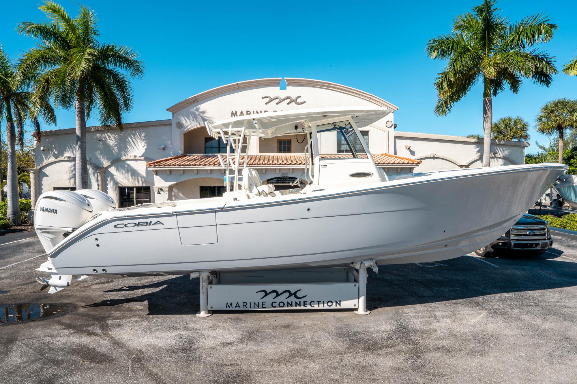2025 Cobia 320 CC