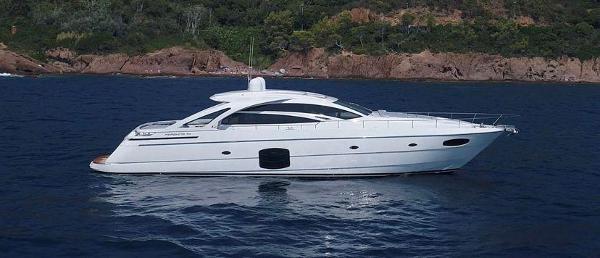 Pershing 70
