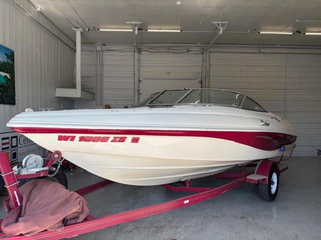 2000 Rinker 212 Captiva