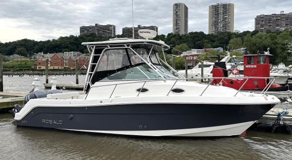 2017 Robalo R305 Walkaround