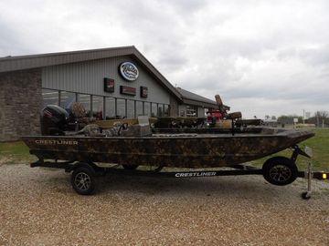 2025 Crestliner 2070 Retriever SCHD