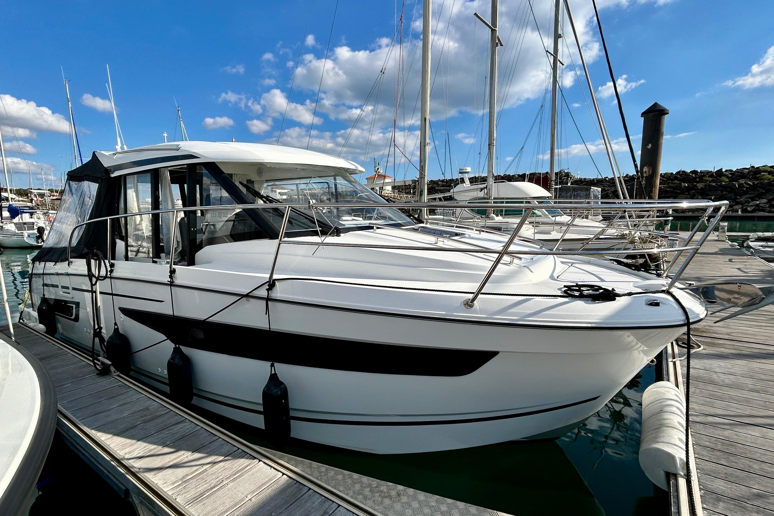 2022 Jeanneau Merry Fisher 895