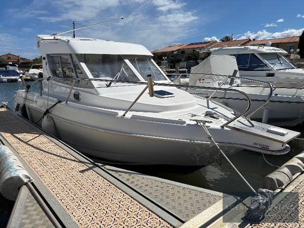 2019 B2 Marine CAP FERRET 722 TC