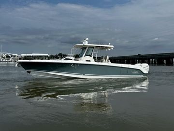 2019 Boston Whaler 330 Outrage