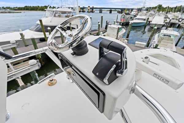 2023 Front Runner 39 Center Console