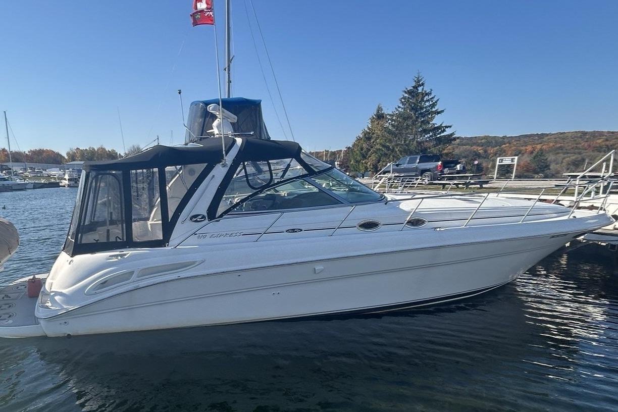 2001 Sea Ray 410 Express Cruiser