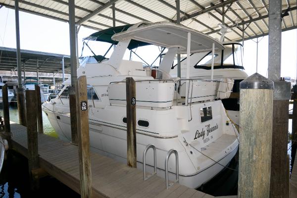 Cruisers Yachts 3650 Motoryacht 1996 Cruisers Yachts 3650 Motoryacht docked in a covered marina.