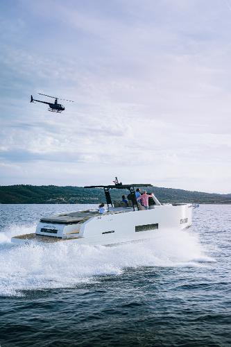 2020 De Antonio Yachts D42