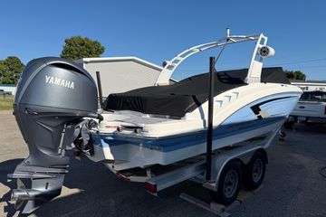 2024 Chaparral 23 SSi OB
