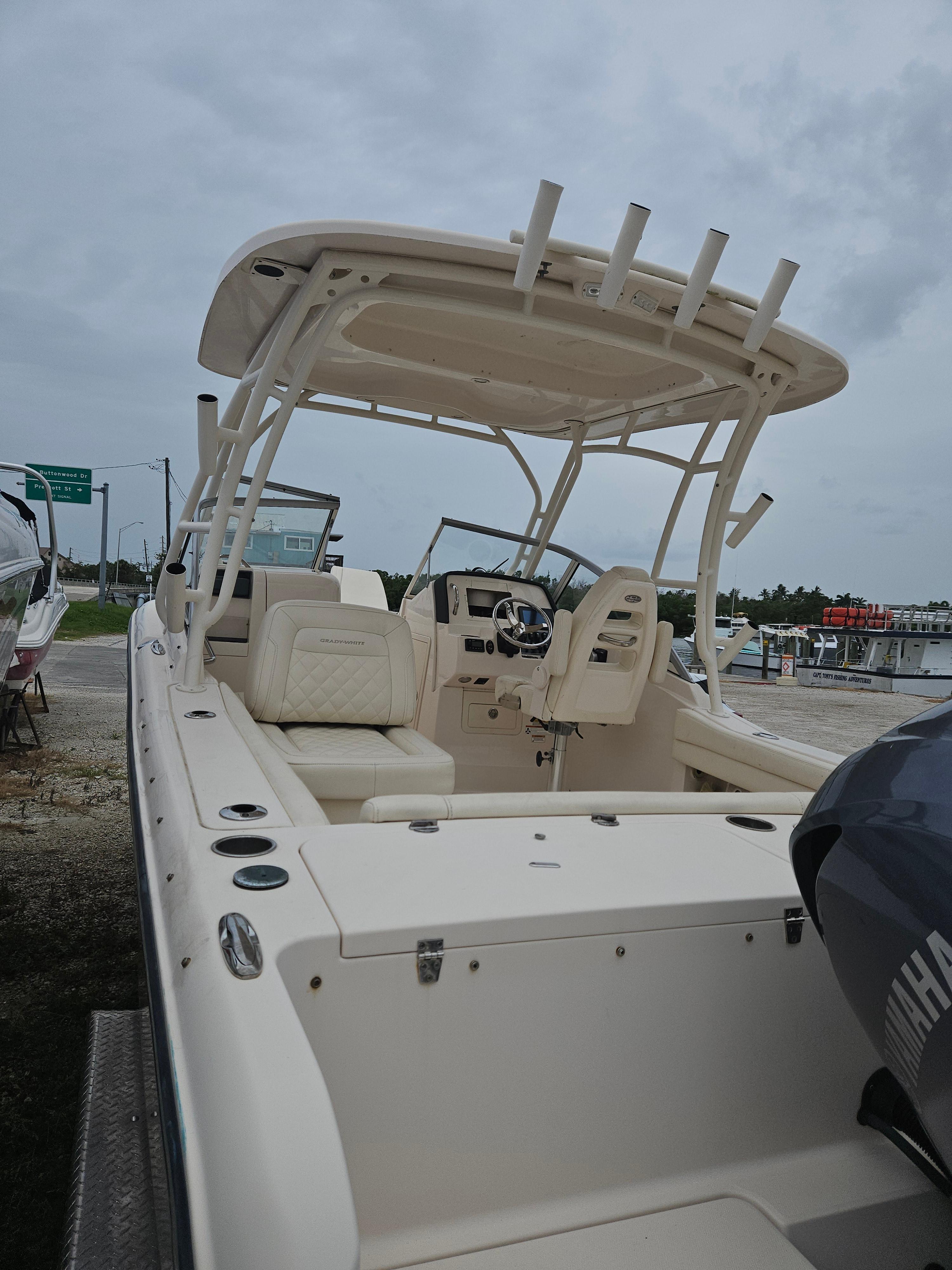 2019 Grady-White Freedom 235