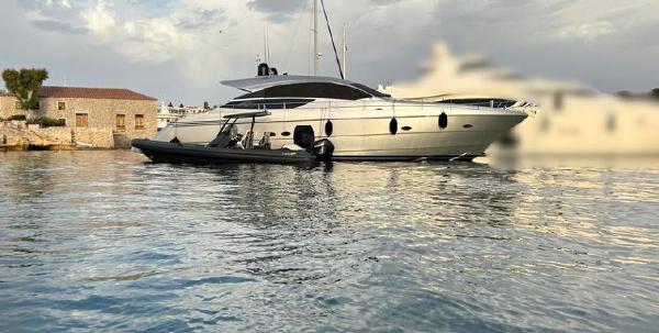 2009 Pershing 64