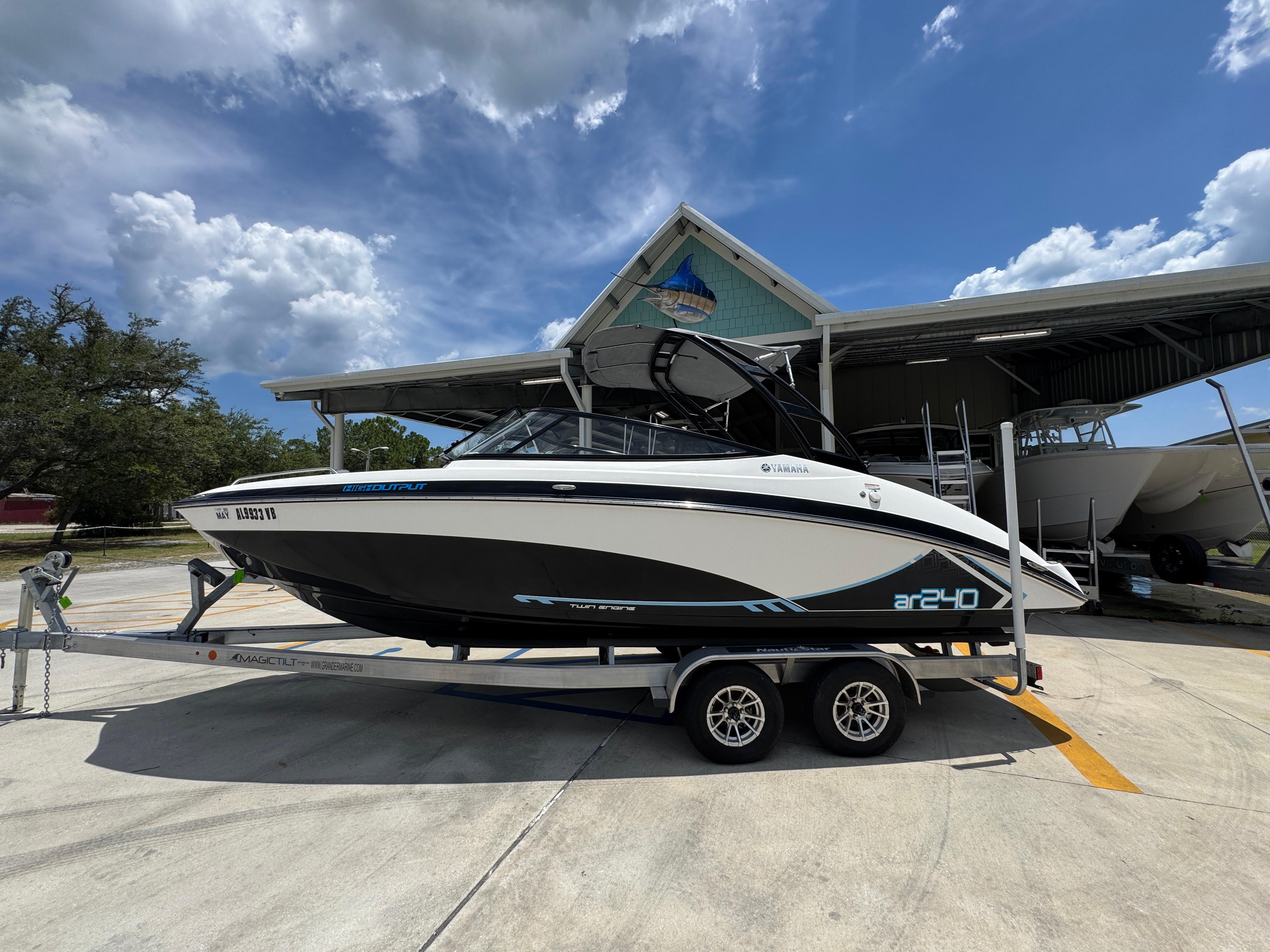 2015 Yamaha Boats AR240 HO