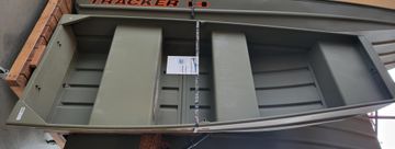 2025 Tracker Grizzly 10 Jon