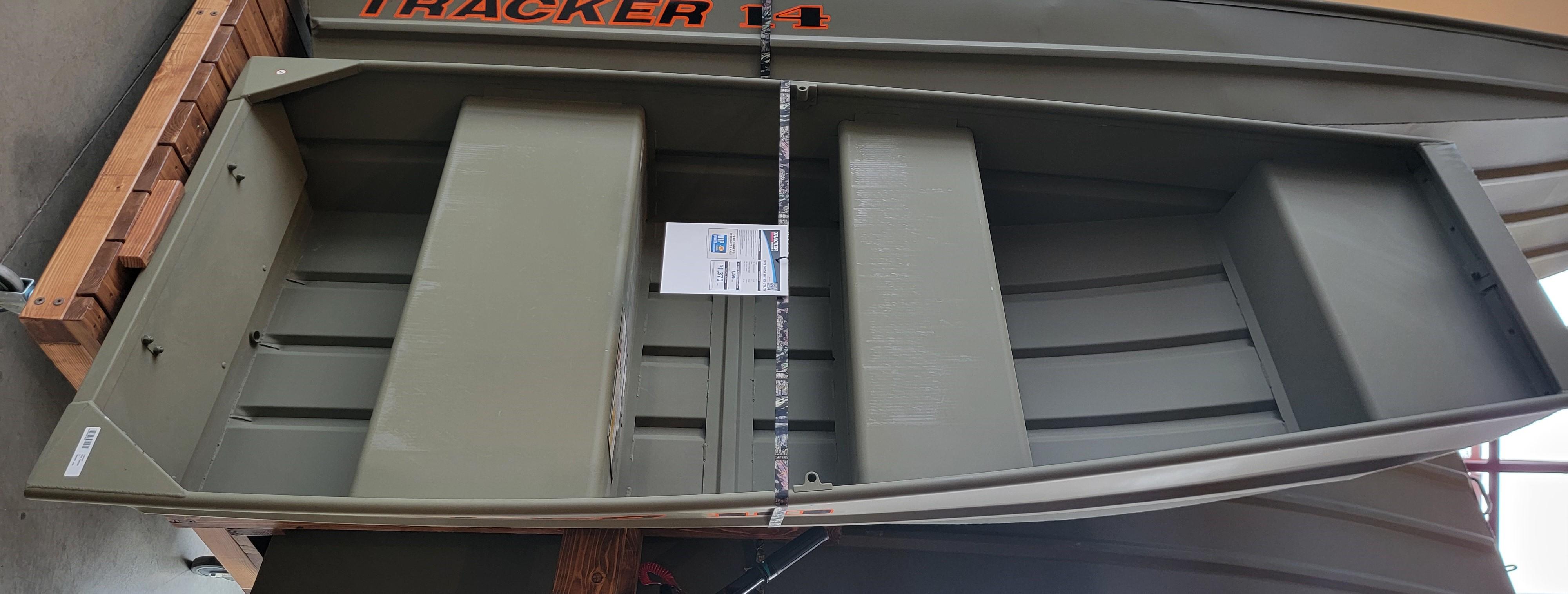 2025 Tracker Grizzly 10 Jon