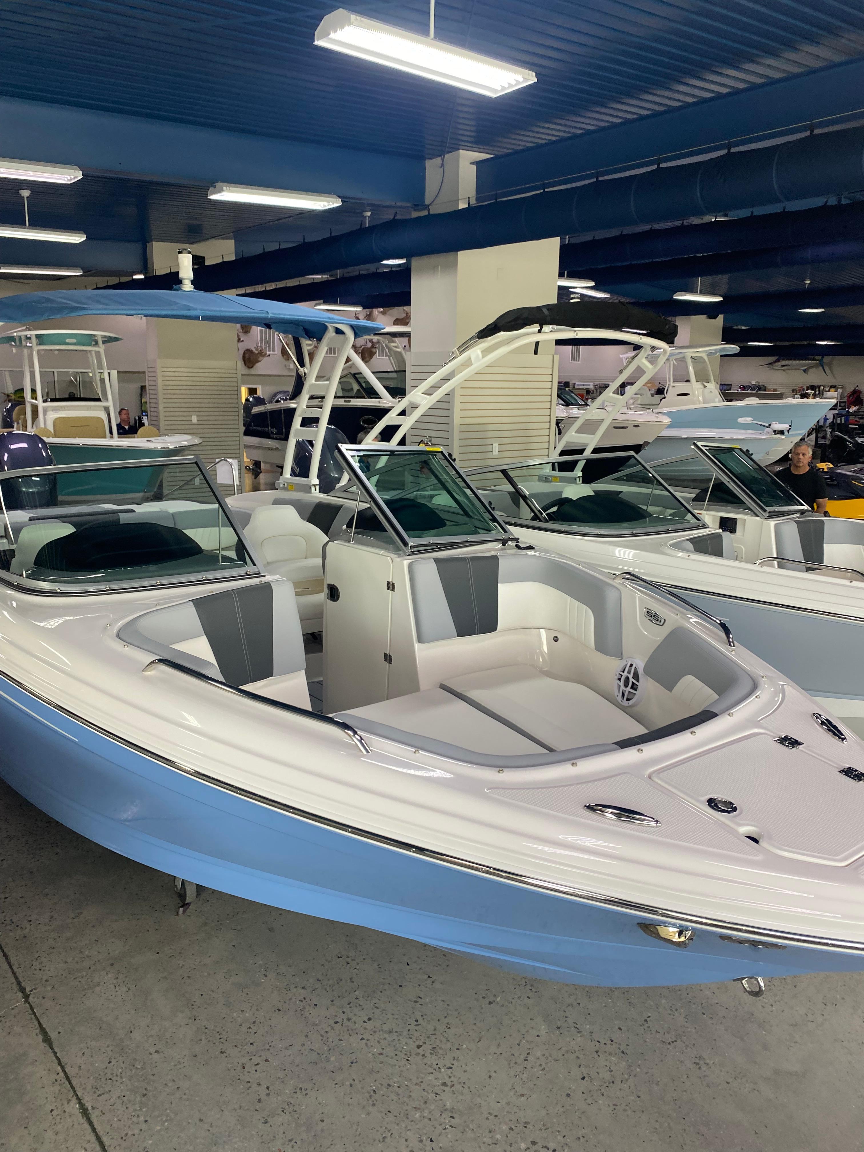 2023 Chaparral 23 SSi OB