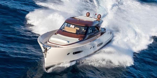 2024 Solaris Power 57 Lobster