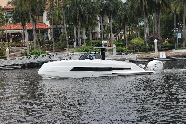 2024 Astondoa 377 Coupe Outboard