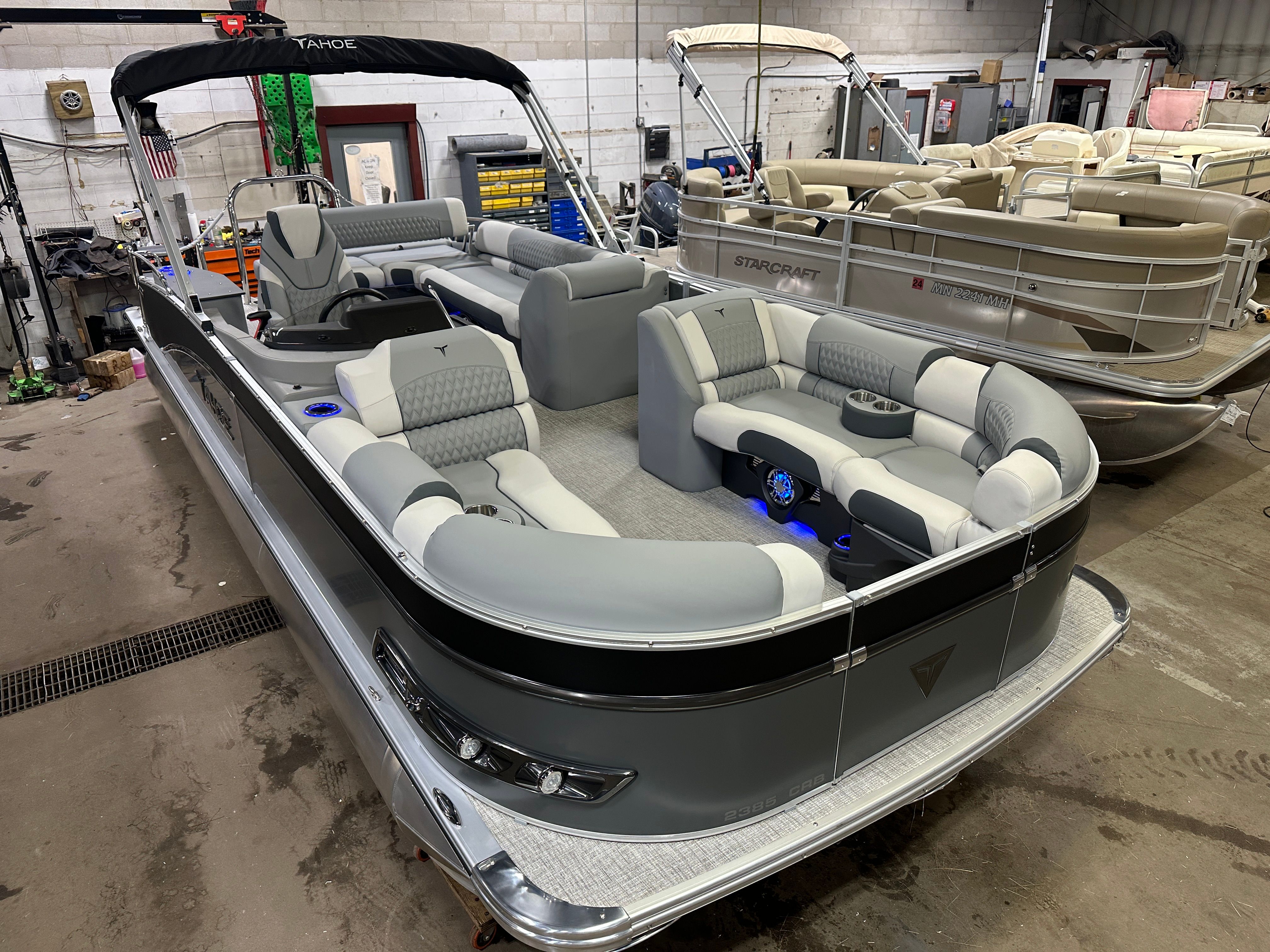 2025 Tahoe Cascade 2385 Cruise Rear Bench (CRB) Tritoon & Honda 4-Stroke EFI