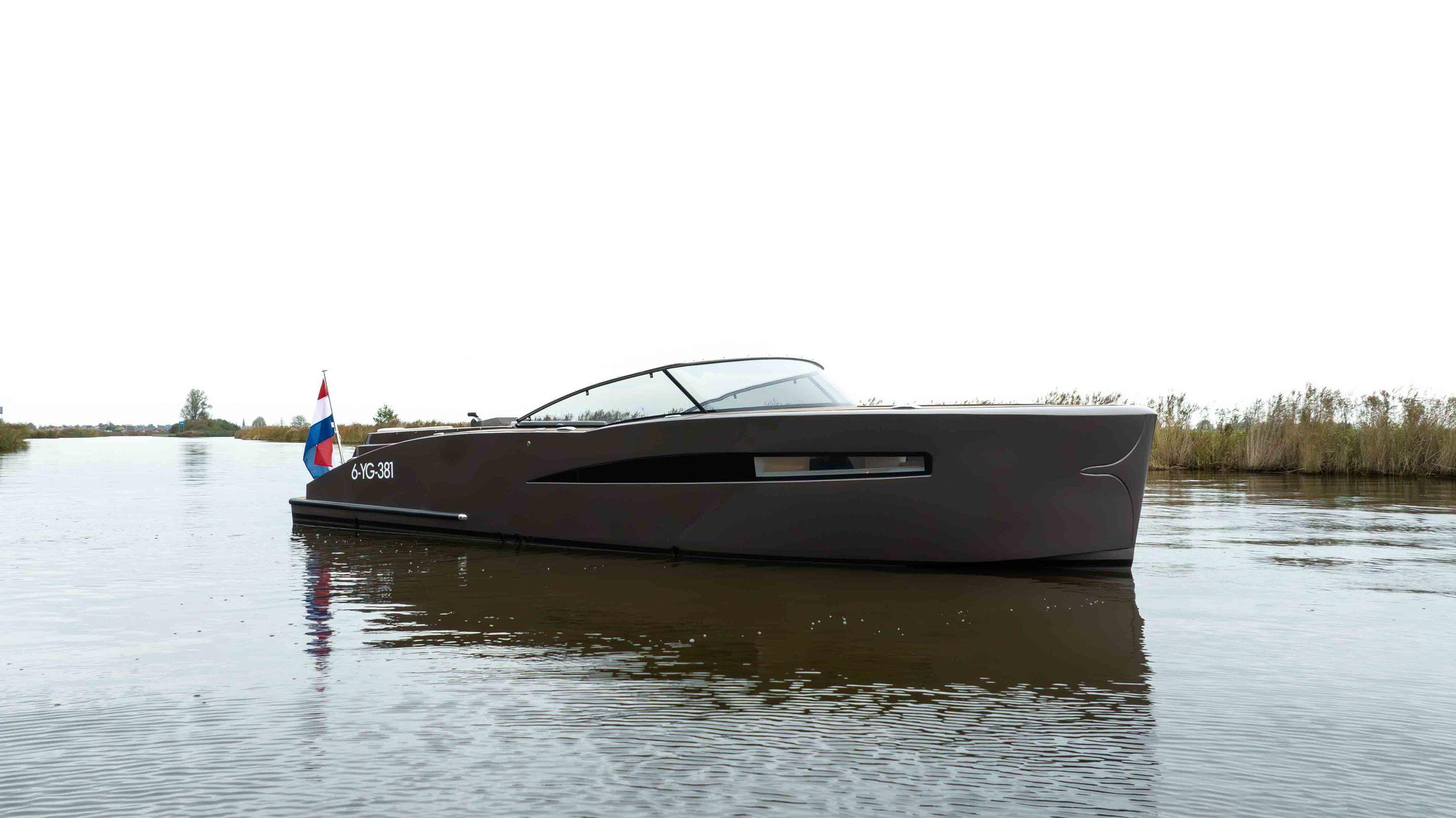 2022 Proton 28 Lounge