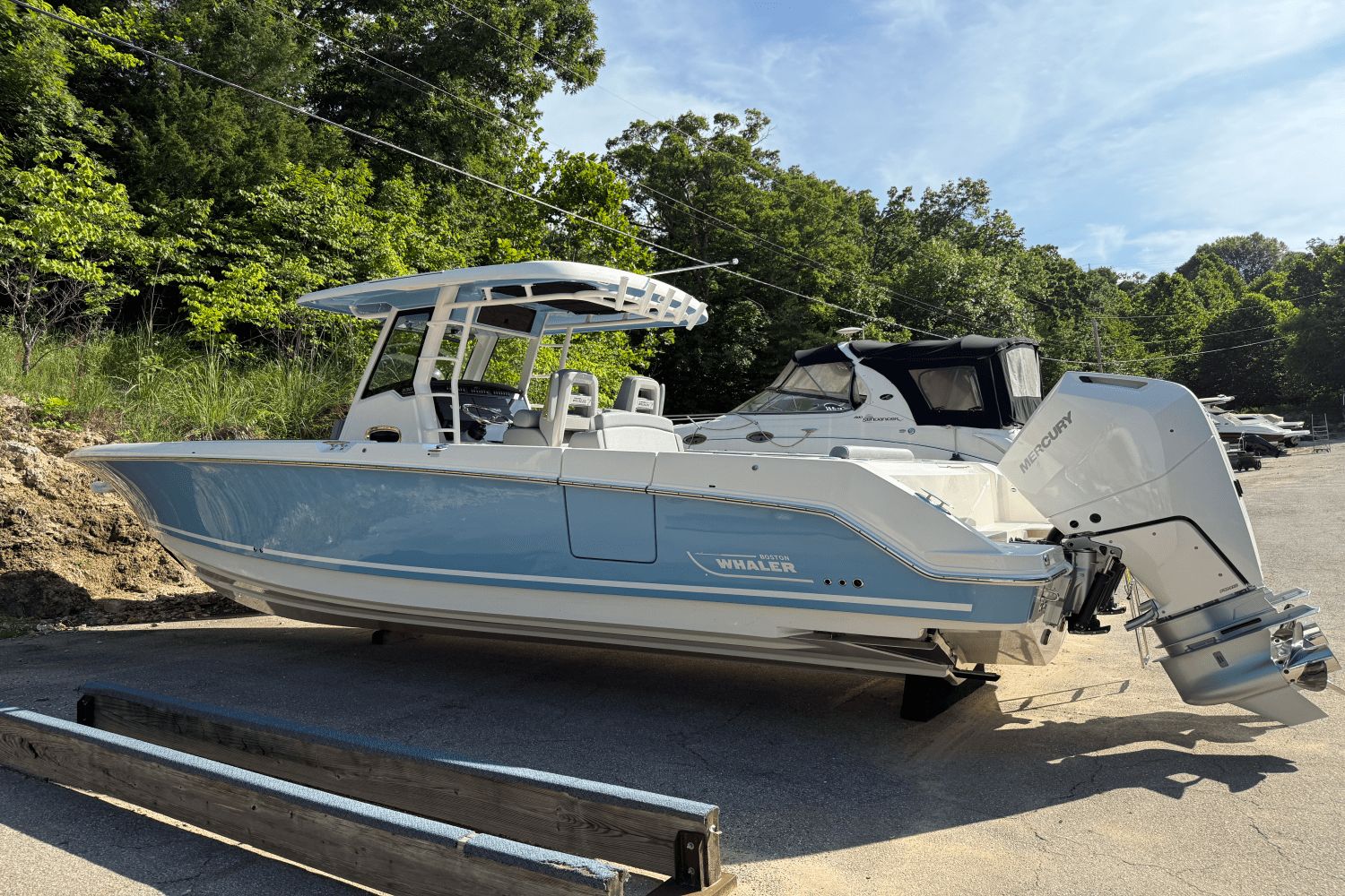 2025 Boston Whaler 330 Outrage