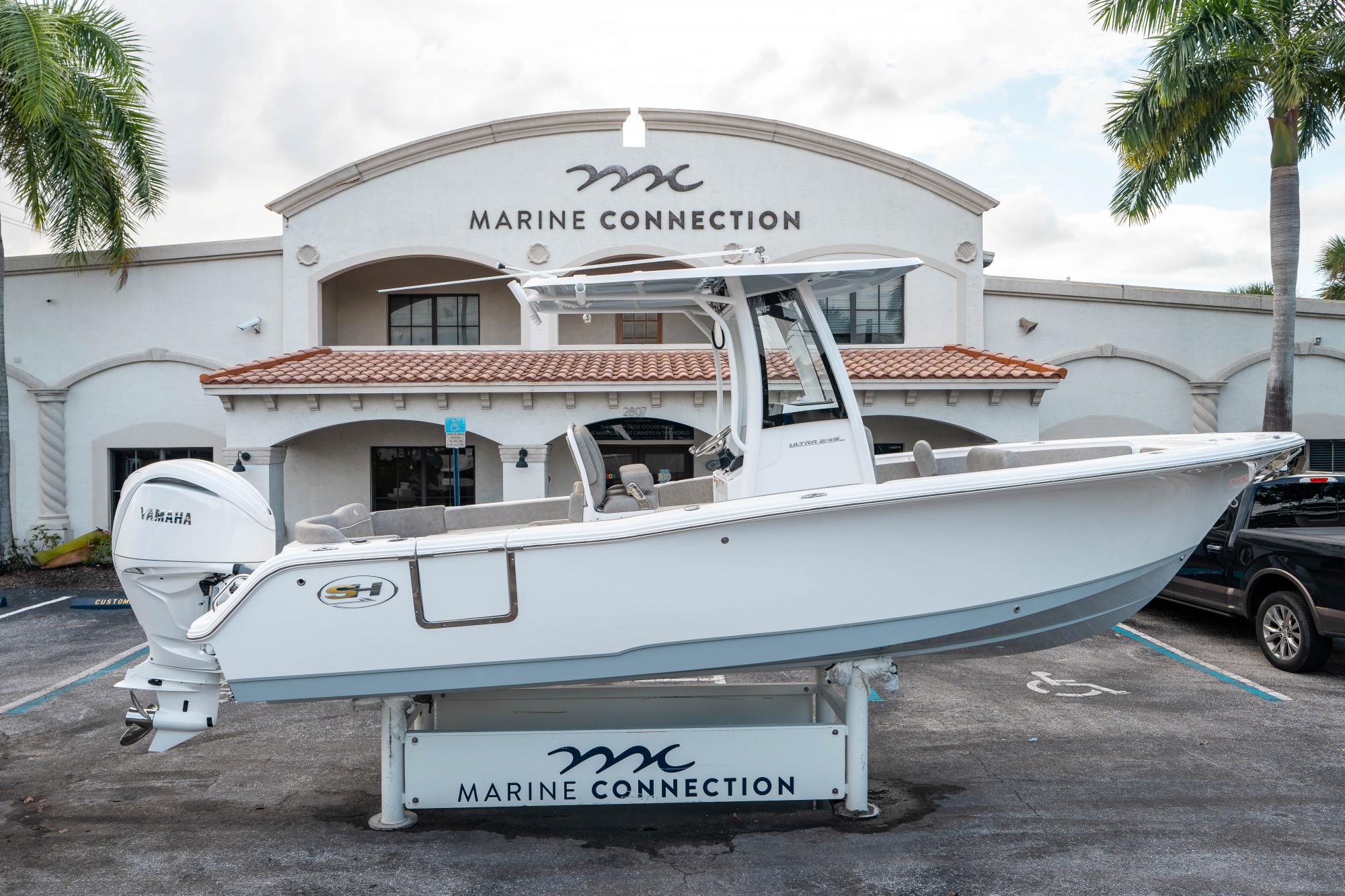 Sea Hunt Ultra 245 SE