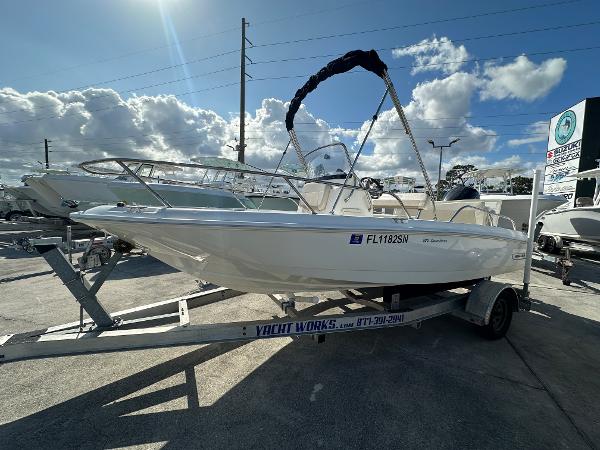 2019 Boston Whaler 180 Dauntless