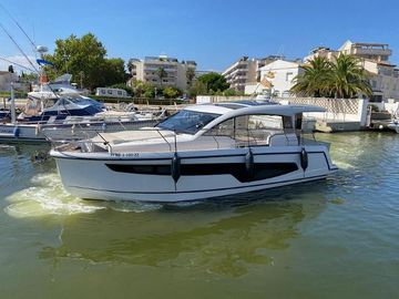 2025 Sealine C335