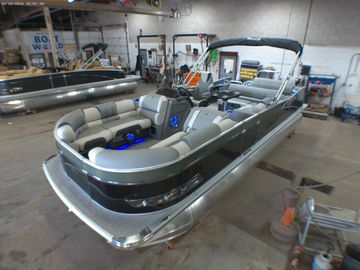 2025 Tahoe Cascade 2385 Swingback (VRL) Tritoon & Honda 4-Stroke EFI