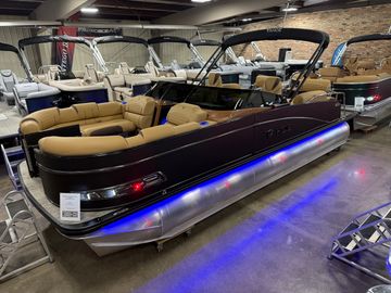 2025 Tahoe Cascade 2385 Quad Lounge Shift Windshield Tritoon & Honda 4-Stroke EFI