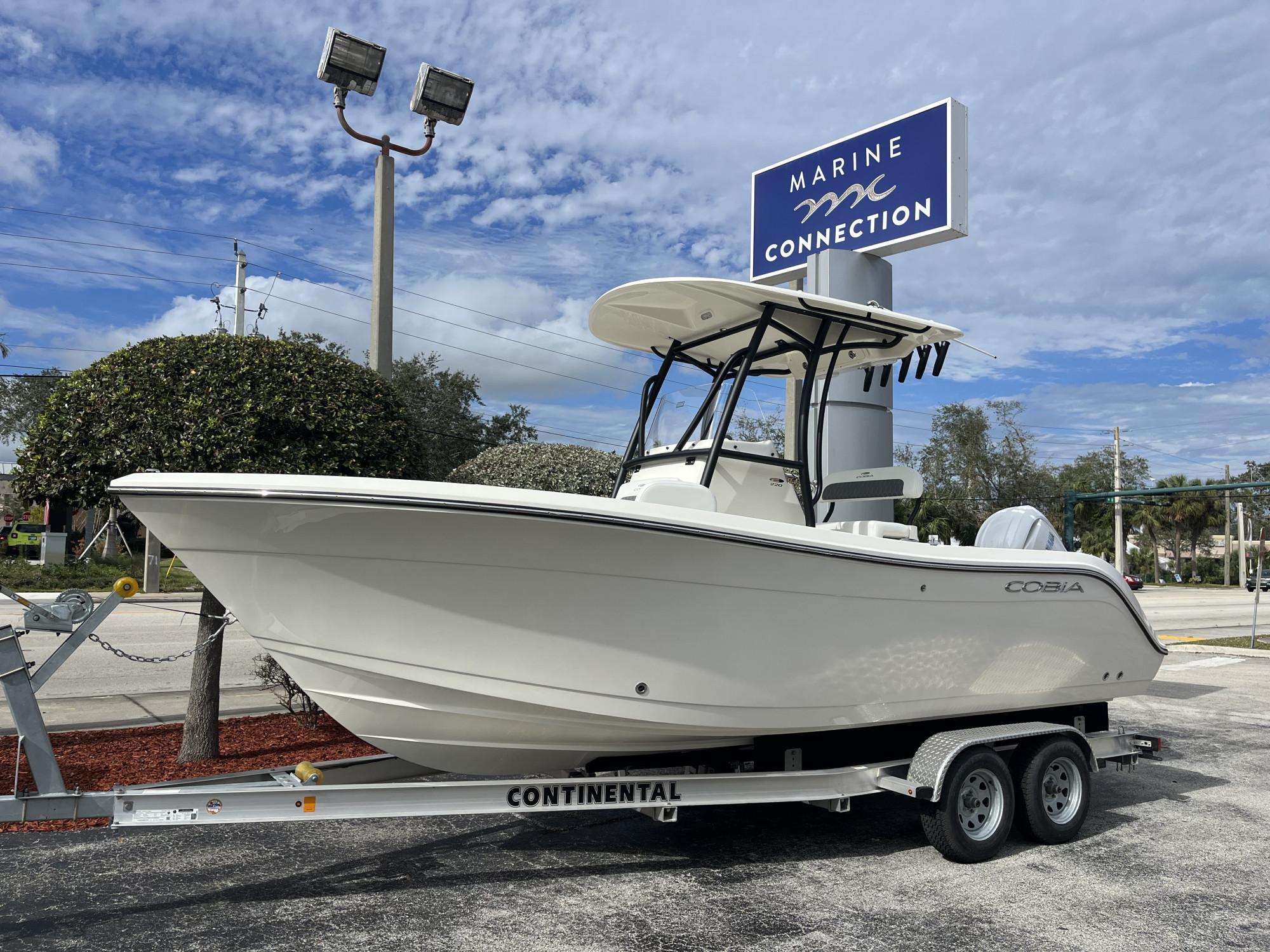 2025 Cobia 220 CC