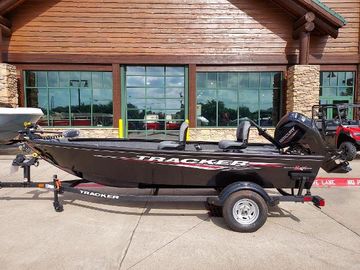 2025 Tracker Super Guide V-16 T