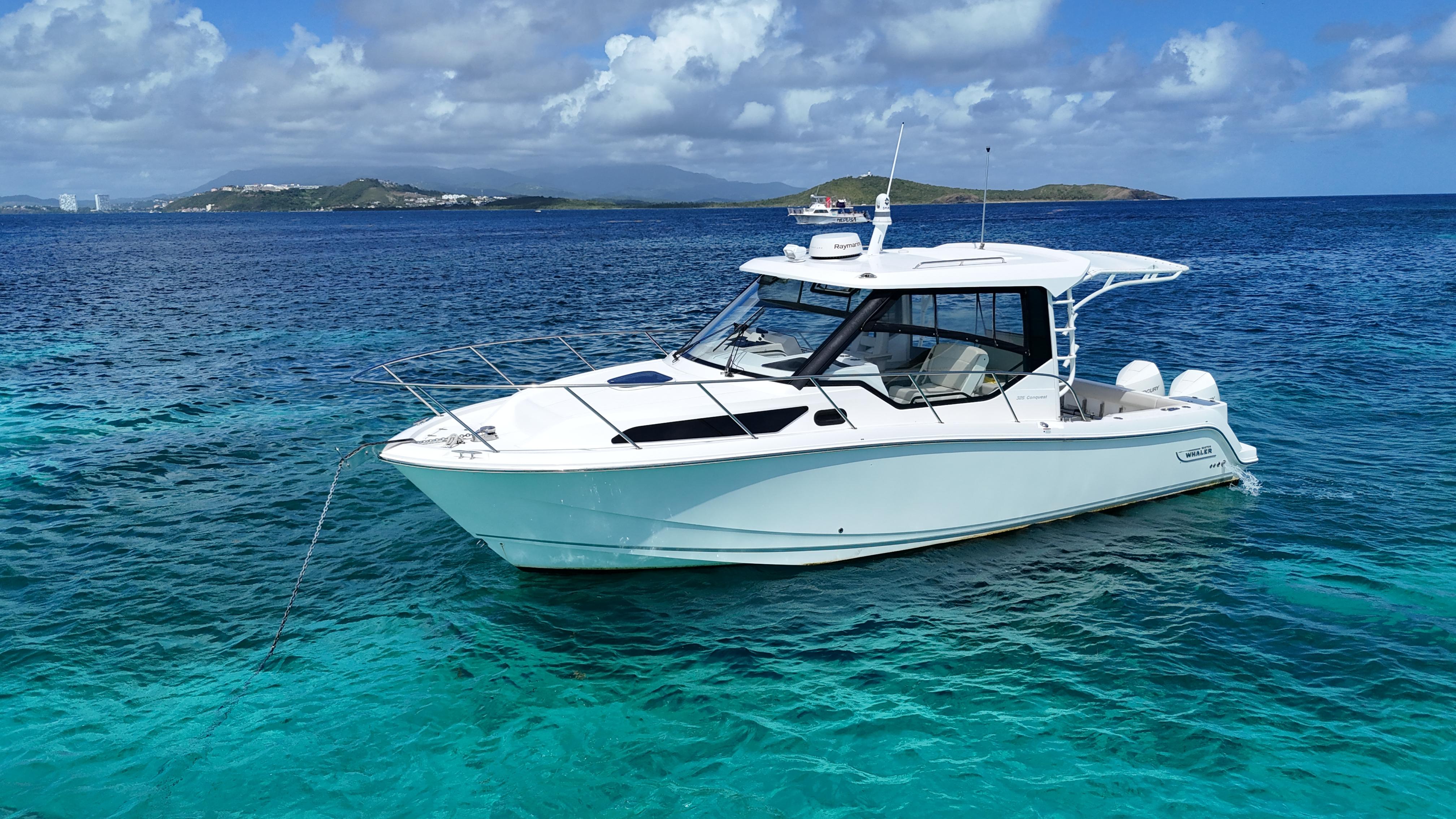 2020 Boston Whaler 325 Conquest