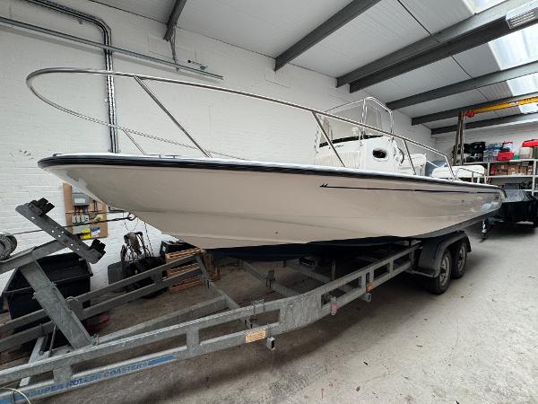 2001 Boston Whaler 22 Dauntless