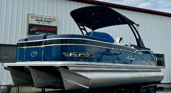 Avalon 23' Catalina QL 2023 Avalon 23' Catalina QL pontoon boat in front of Stateamind Water Sports.