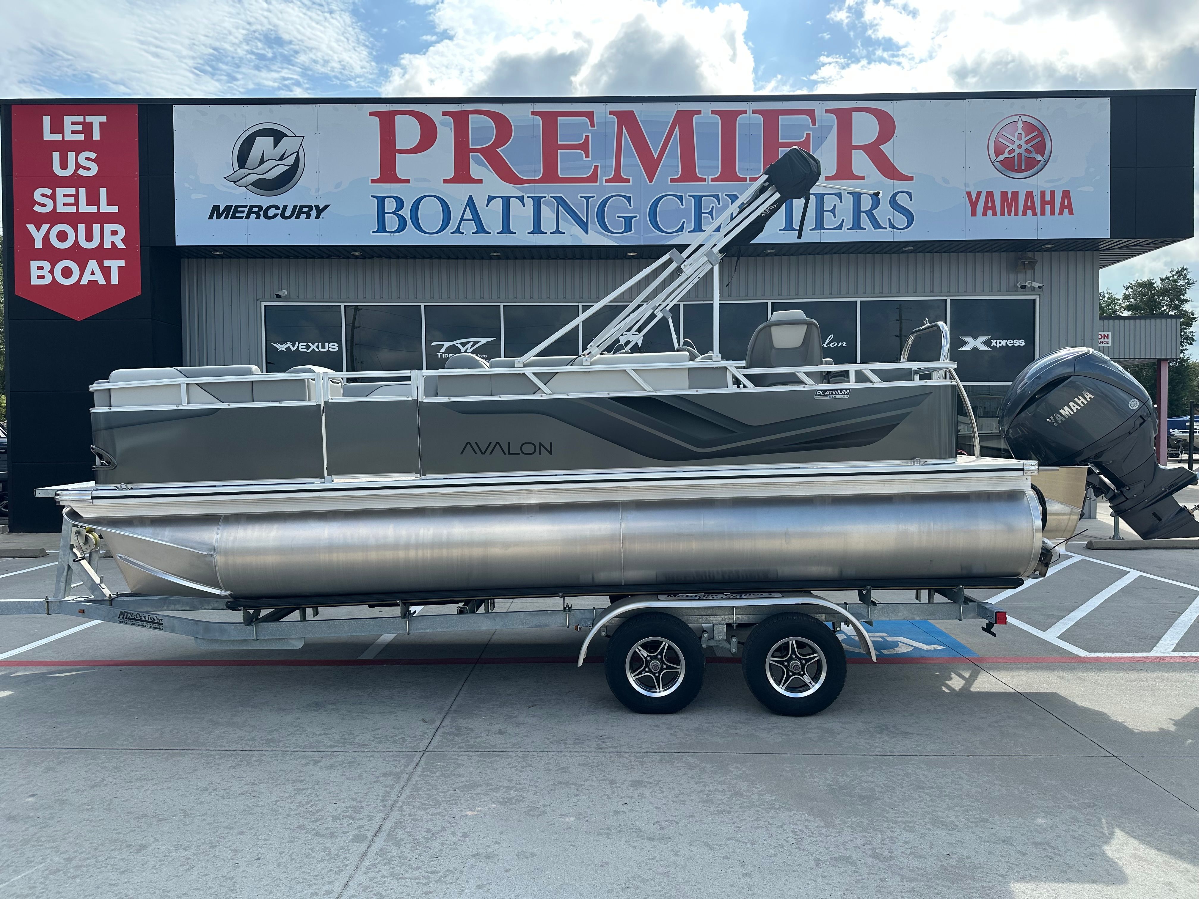 Avalon VNT RF21T 2026 Avalon VNT RF21T pontoon boat on trailer at Premier Boating Center.