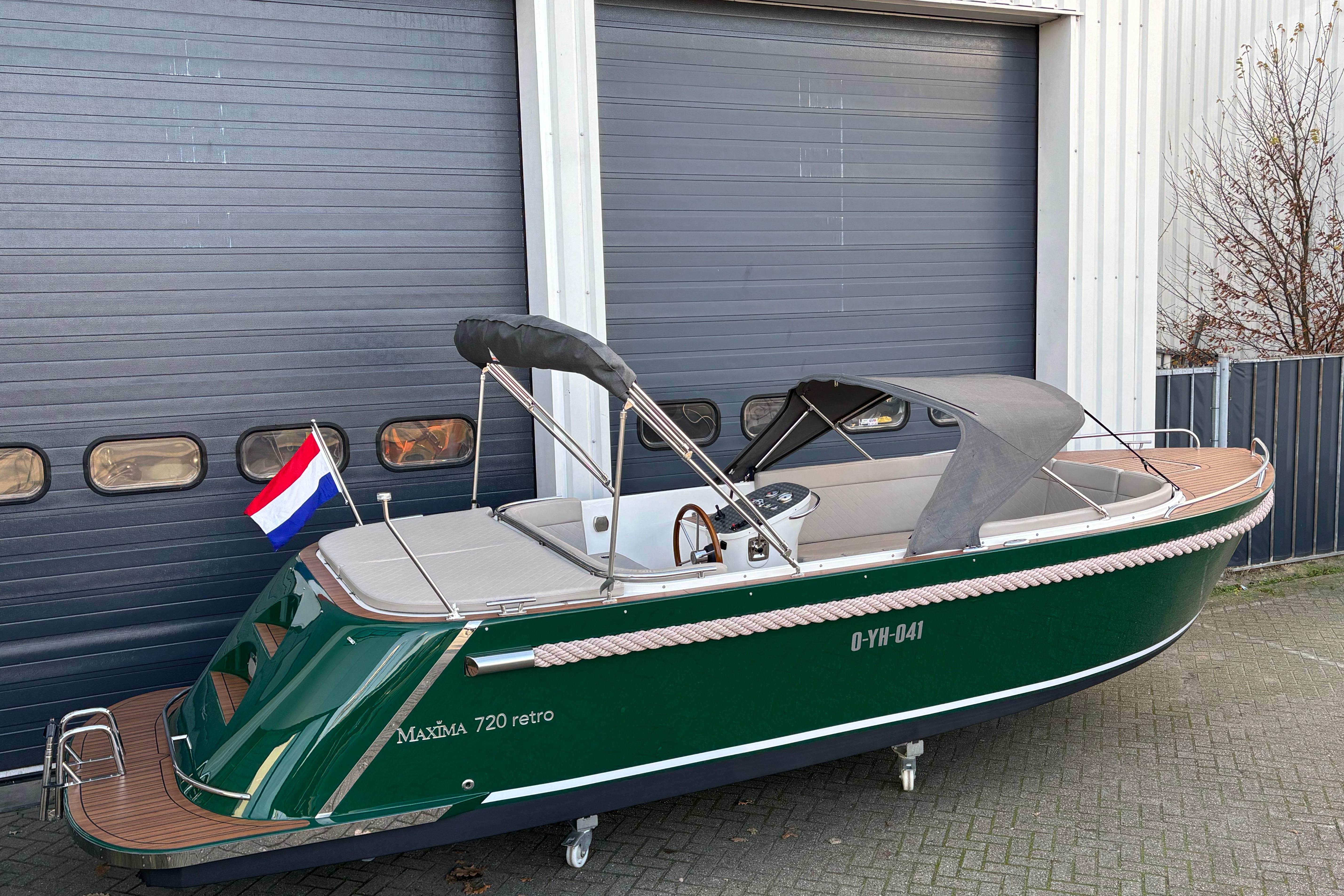 2024 Maxima 720 Retro