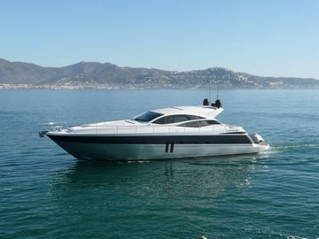 2006 Pershing 62'