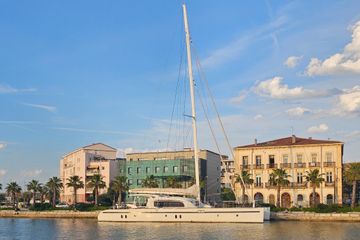 2010 Catana 85