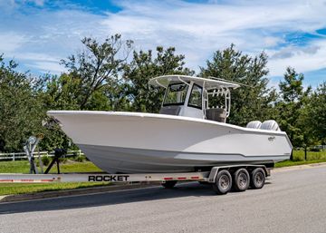 2026 Sea Hunt Gamefish 30 Coffin Box