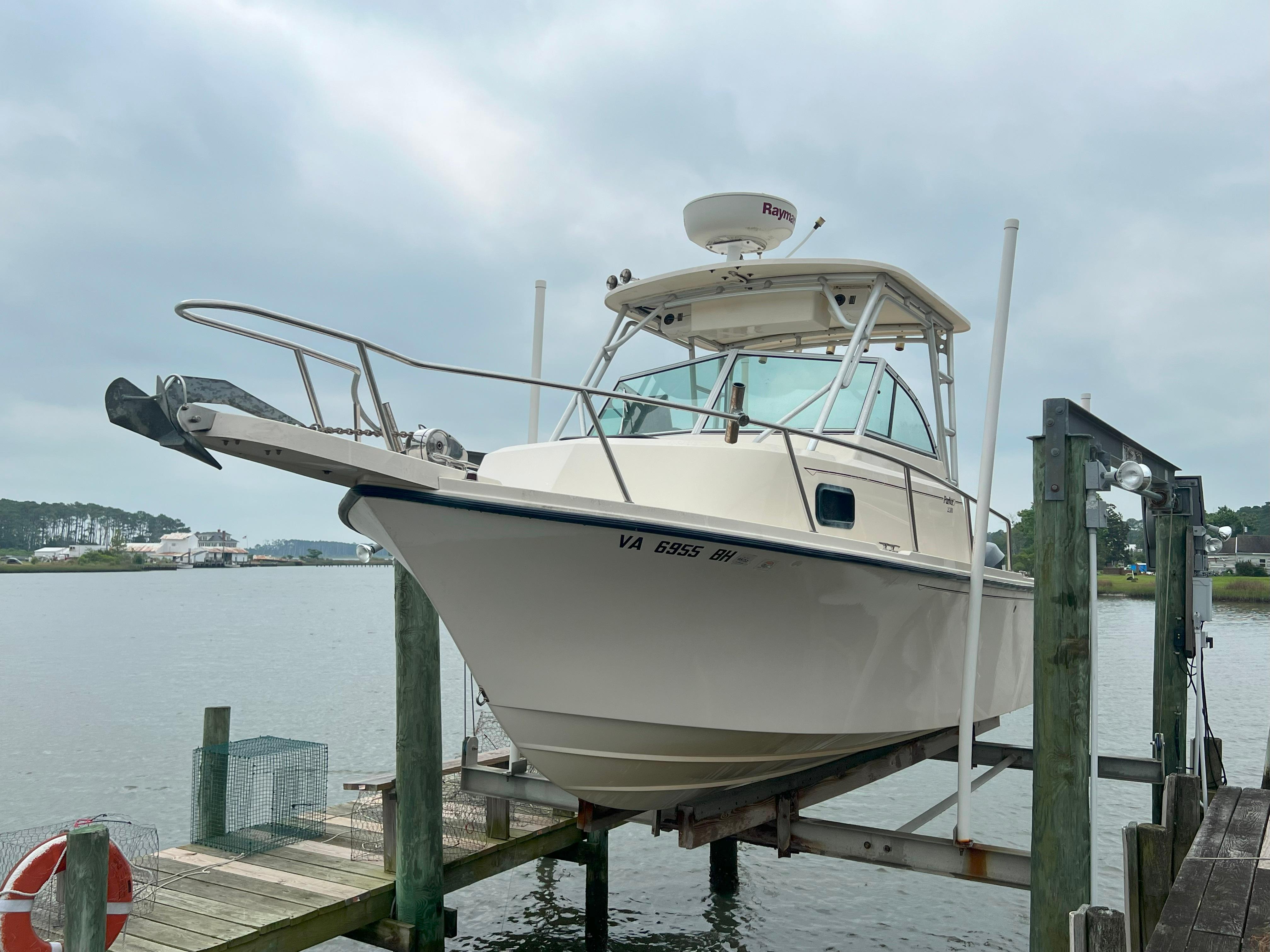 2006 Parker 2310 Walkaround