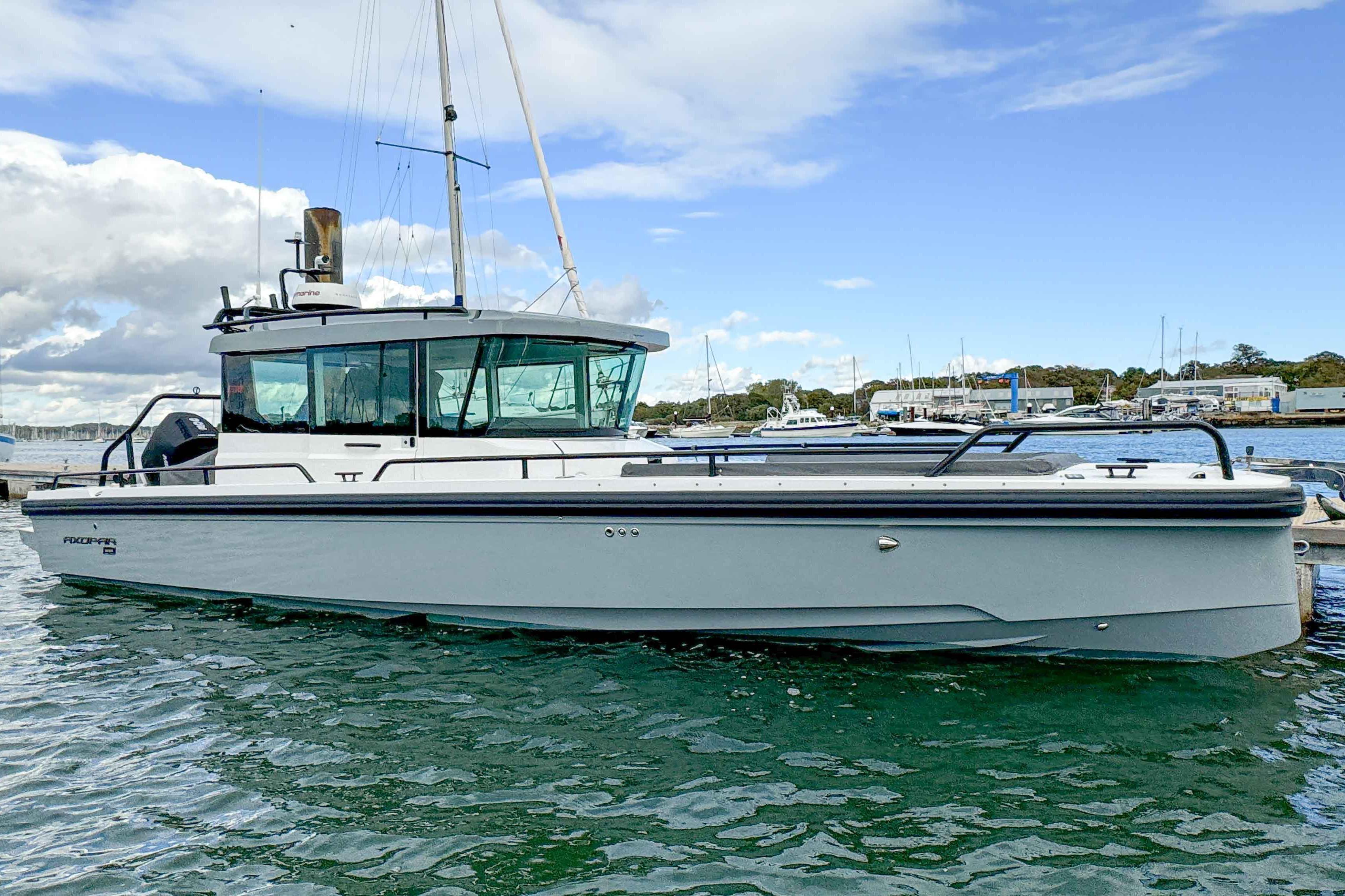 2020 Axopar 28 CABIN