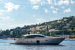 Pershing 80 Foto copertina