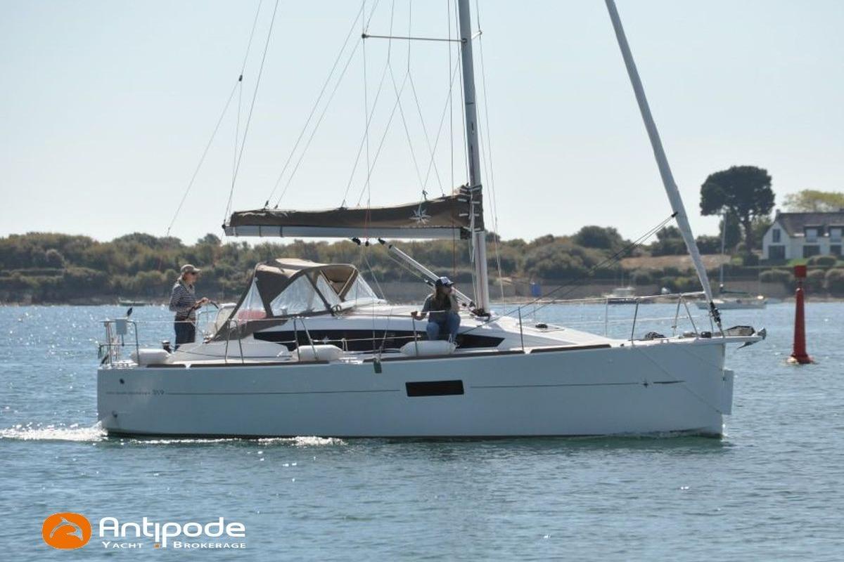 2019 Jeanneau Sun Odyssey 319