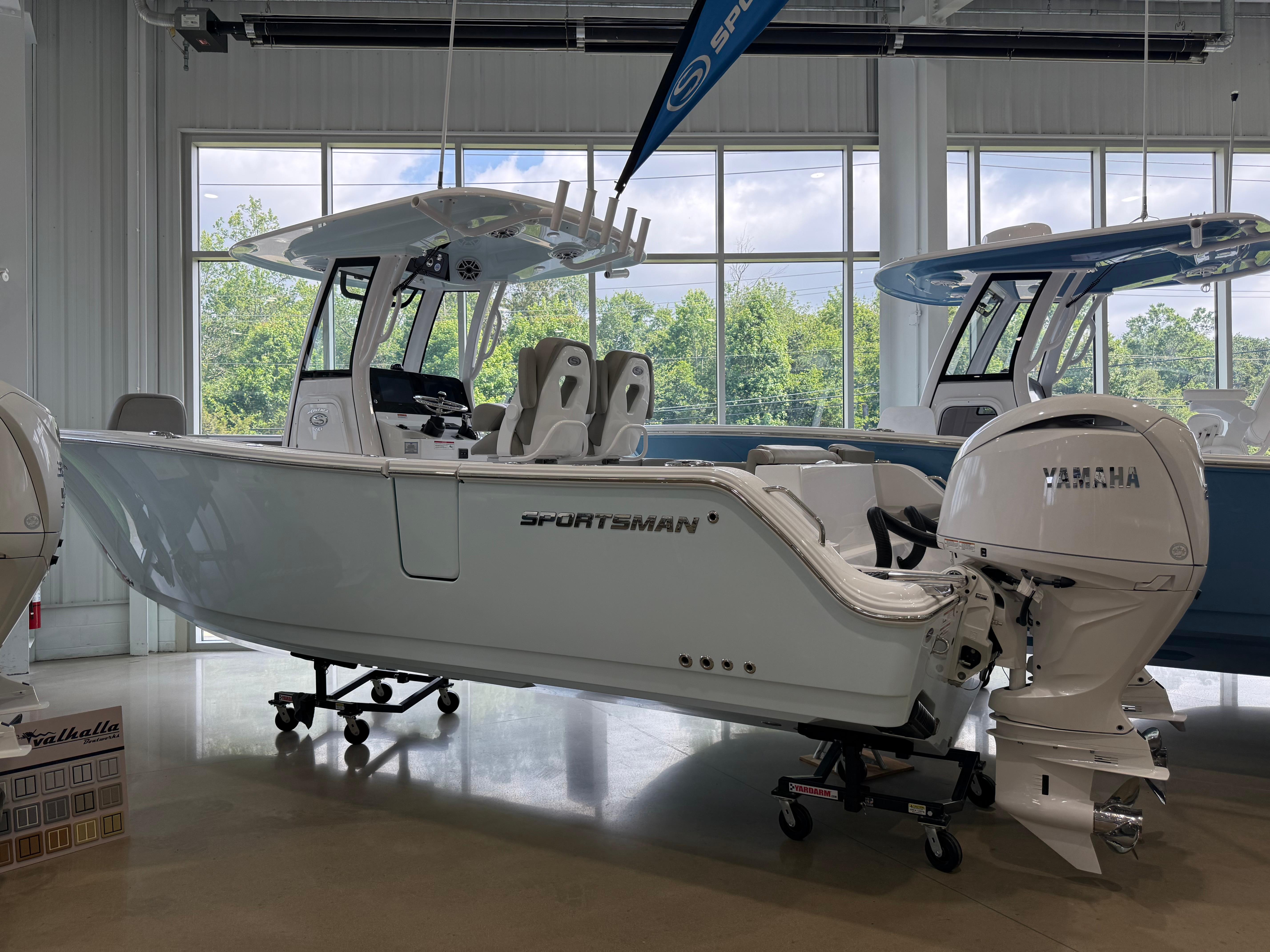 2025 Sportsman Heritage 261 Center Console