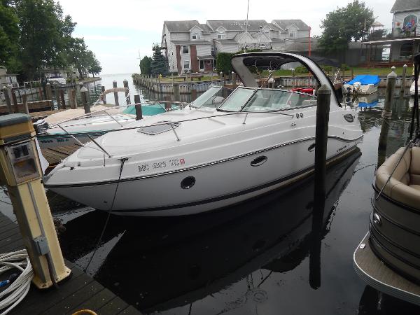 Rinker 290 Express Cruiser