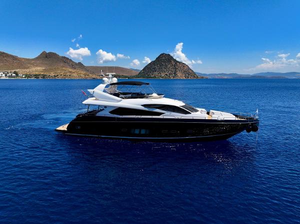 2010 Sunseeker 80 Yacht