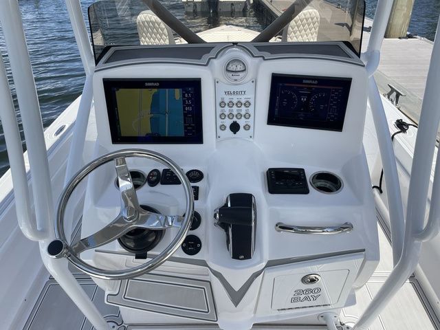Velocity 260 Bay