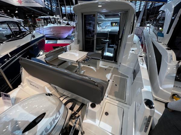 2023 Beneteau Antares 8 HB V2