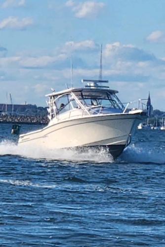 2003 Grady-White Express 330